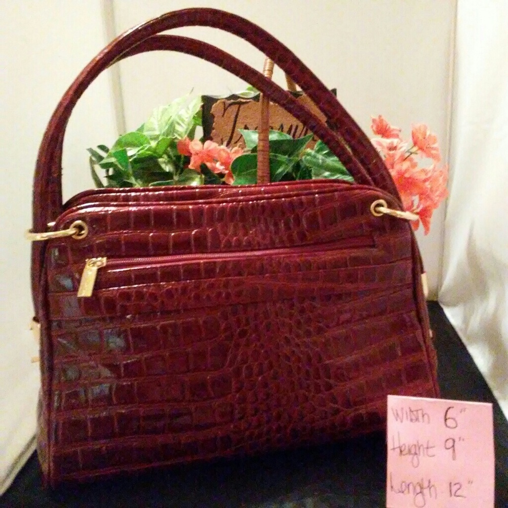 MUSKA MILANO ITALY GENUINE LEATHER